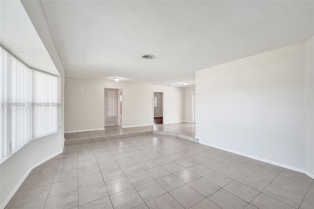 4460 NW 43rd St, Lauderdale Lakes, FL 33319 Photo