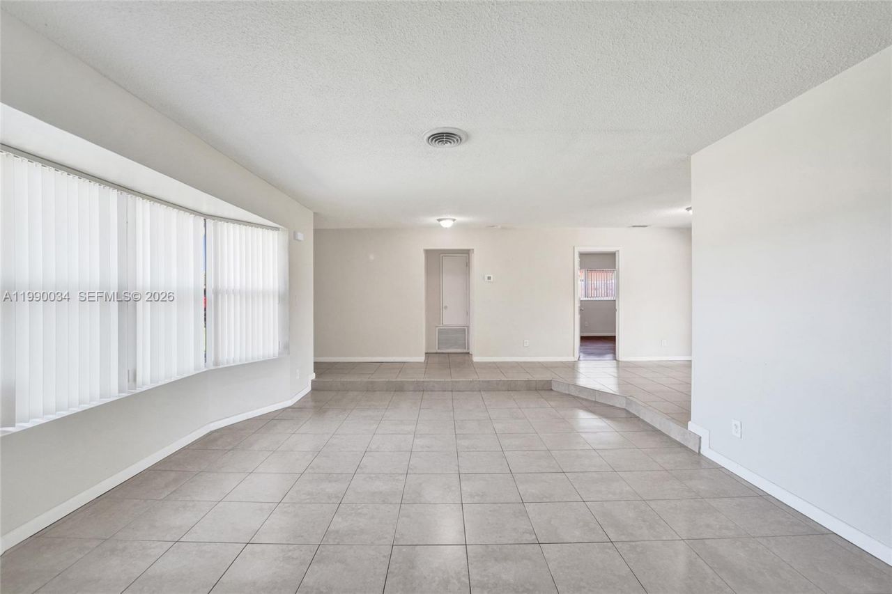 4460 NW 43rd St, Lauderdale Lakes, FL 33319 Photo