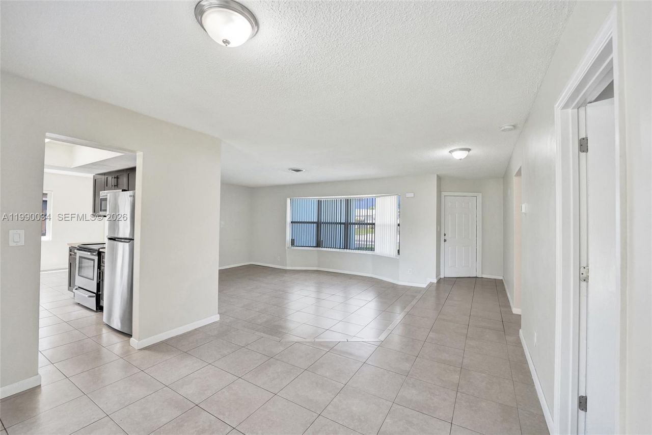 4460 NW 43rd St, Lauderdale Lakes, FL 33319 Photo