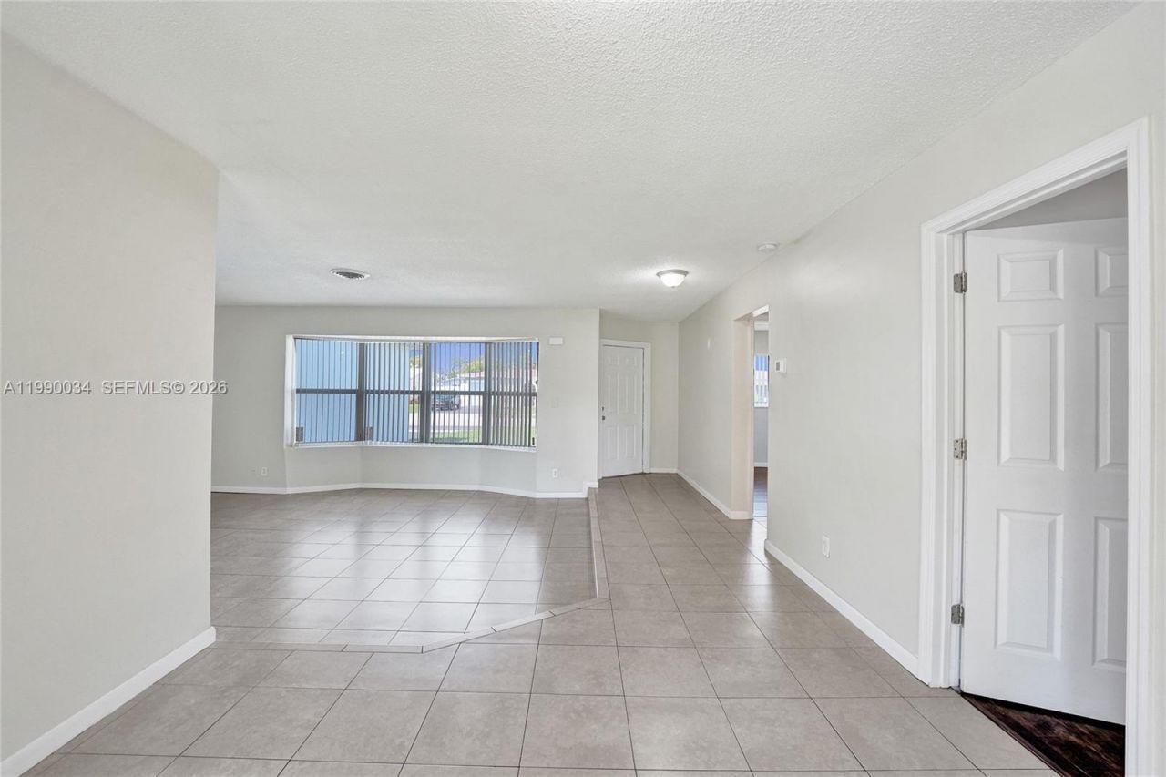 4460 NW 43rd St, Lauderdale Lakes, FL 33319 Photo