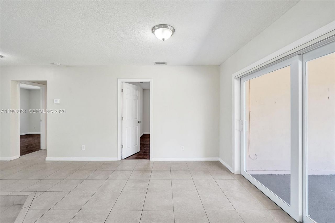 4460 NW 43rd St, Lauderdale Lakes, FL 33319 Photo