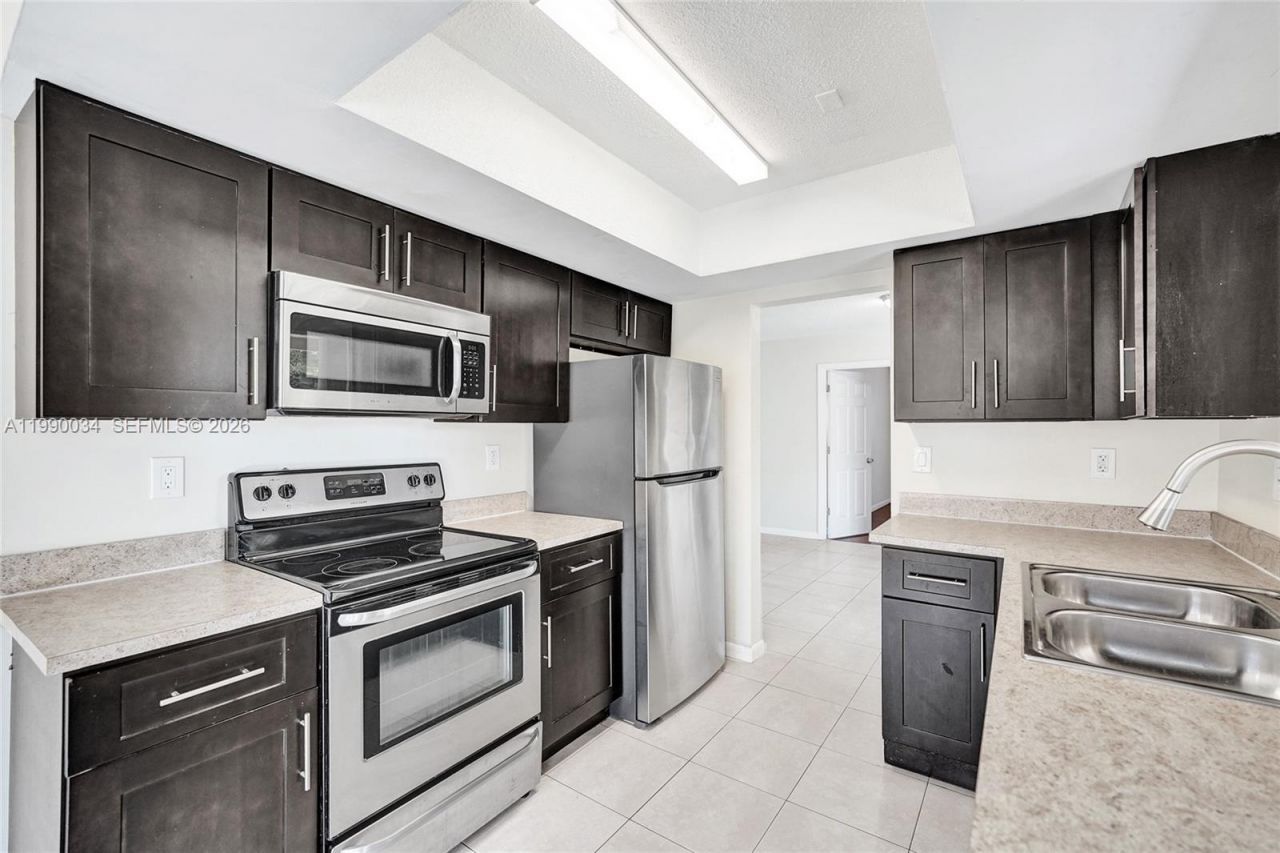 4460 NW 43rd St, Lauderdale Lakes, FL 33319 Photo