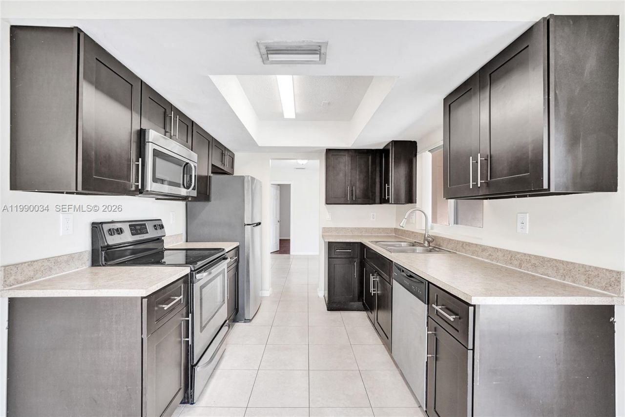 4460 NW 43rd St, Lauderdale Lakes, FL 33319 Photo