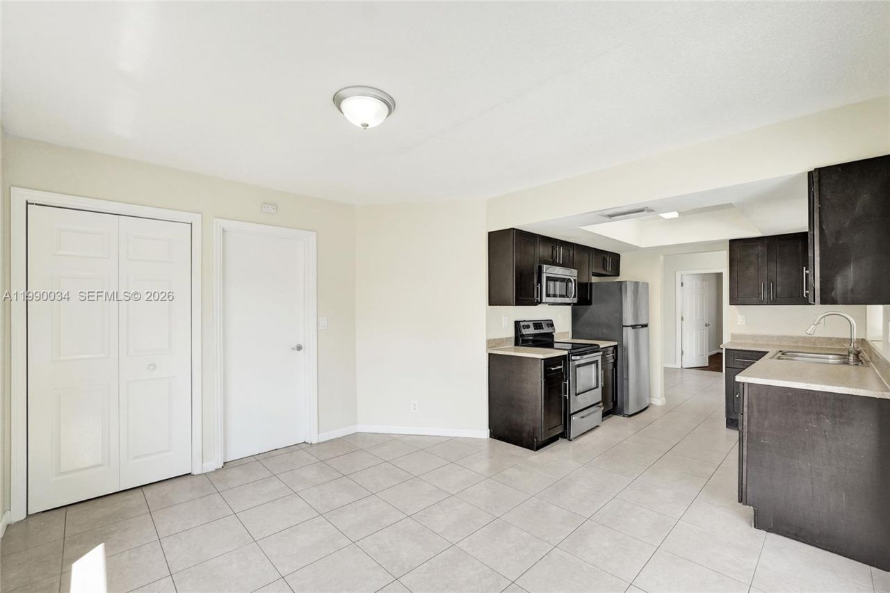 4460 NW 43rd St, Lauderdale Lakes, FL 33319 Photo