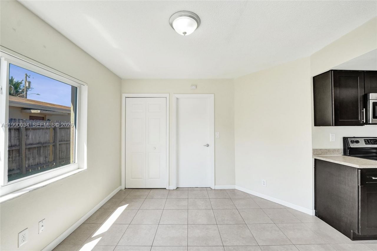 4460 NW 43rd St, Lauderdale Lakes, FL 33319 Photo