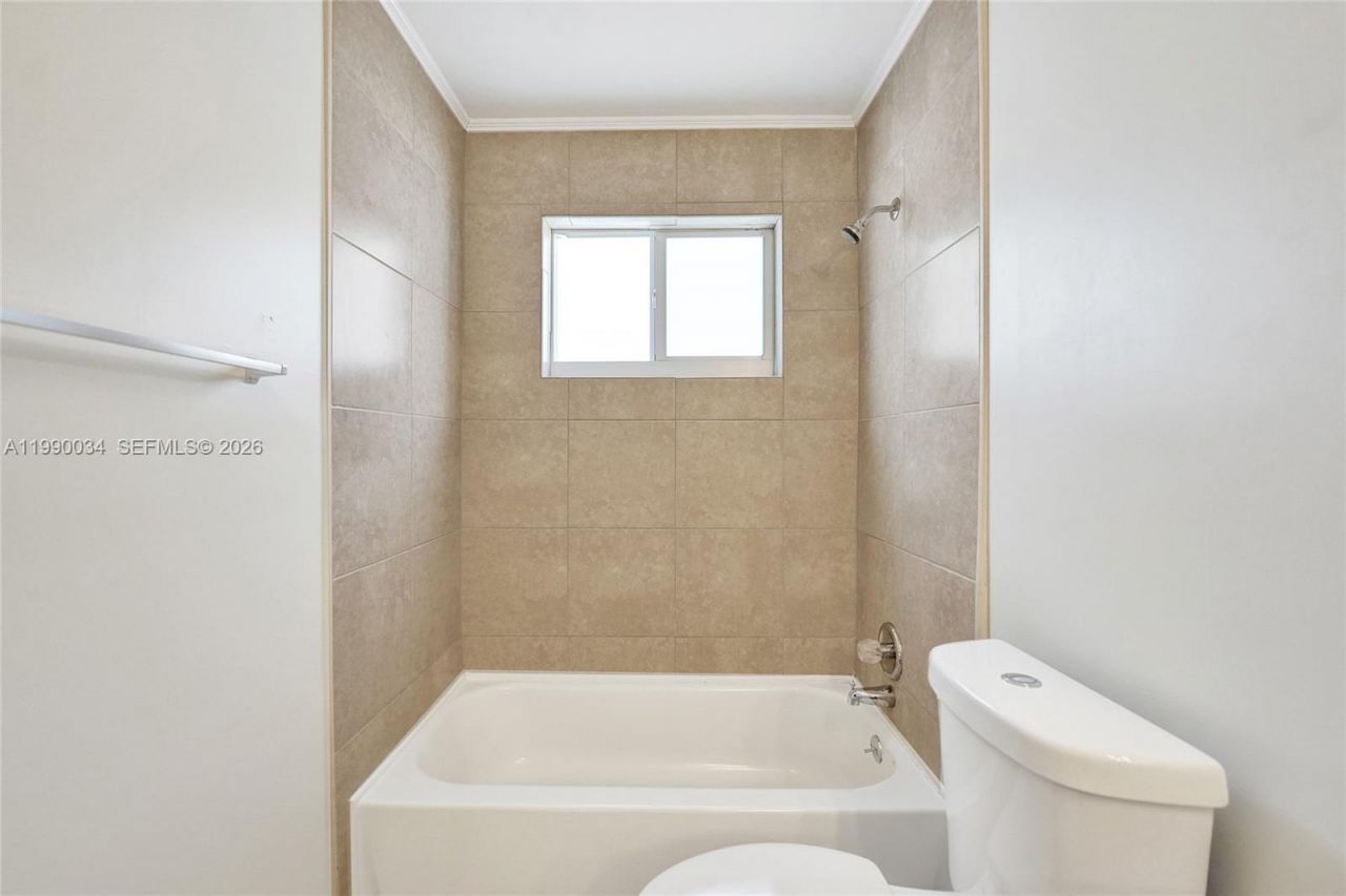 4460 NW 43rd St, Lauderdale Lakes, FL 33319 Photo