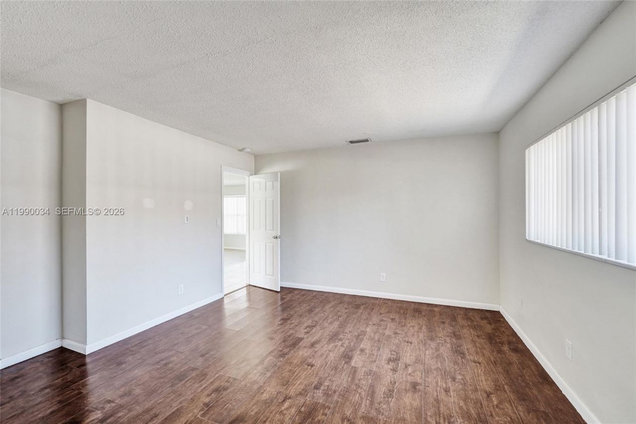 4460 NW 43rd St, Lauderdale Lakes, FL 33319 Photo