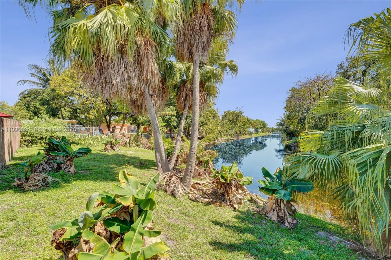 4460 NW 43rd St, Lauderdale Lakes, FL 33319 Photo