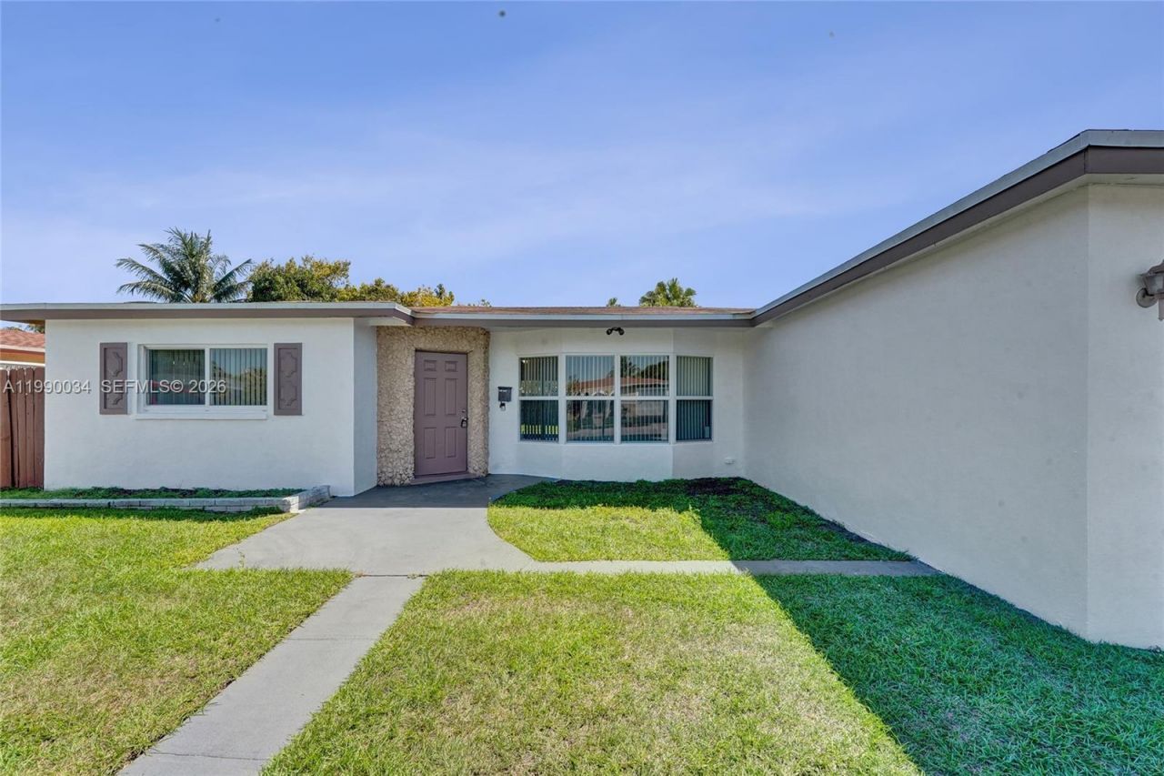 4460 NW 43rd St, Lauderdale Lakes, FL 33319 Photo