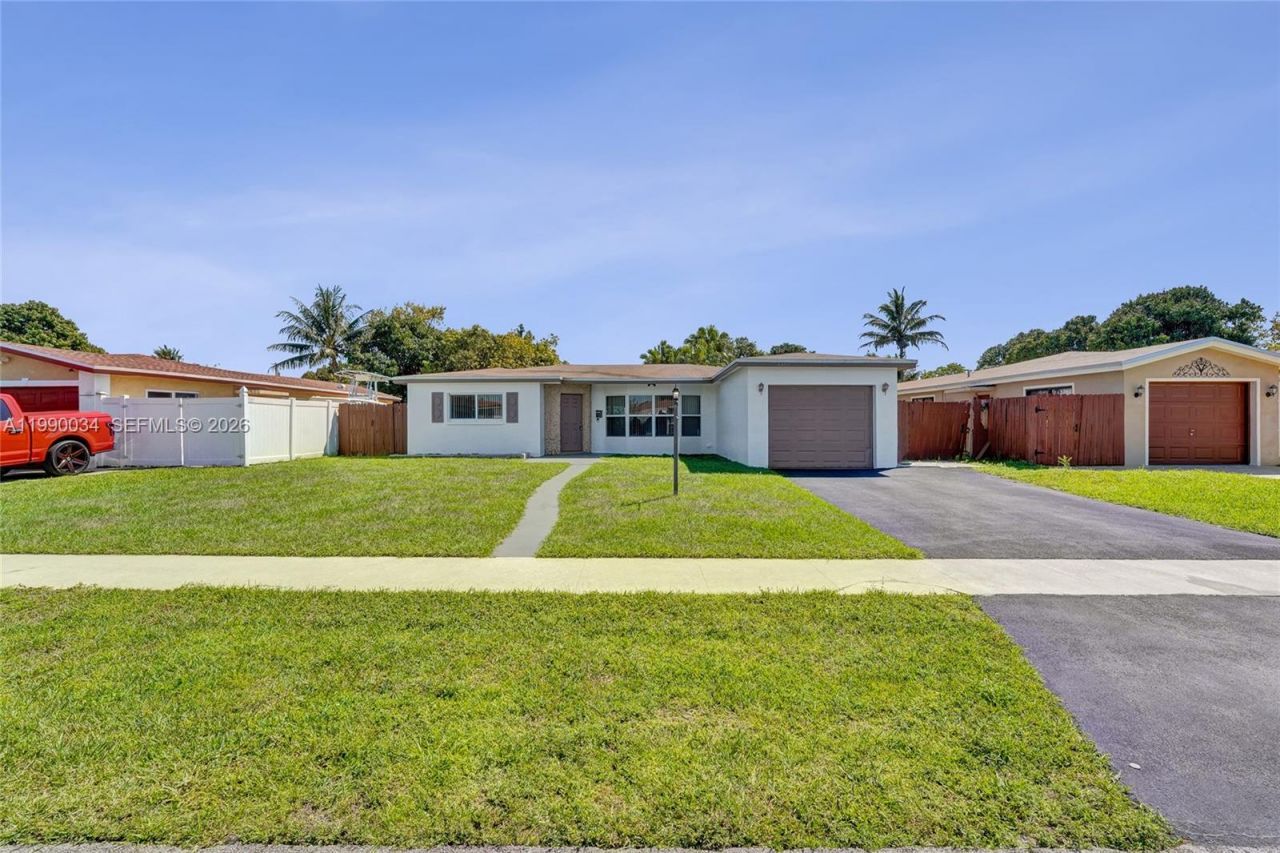 4460 NW 43rd St, Lauderdale Lakes, FL 33319 Photo