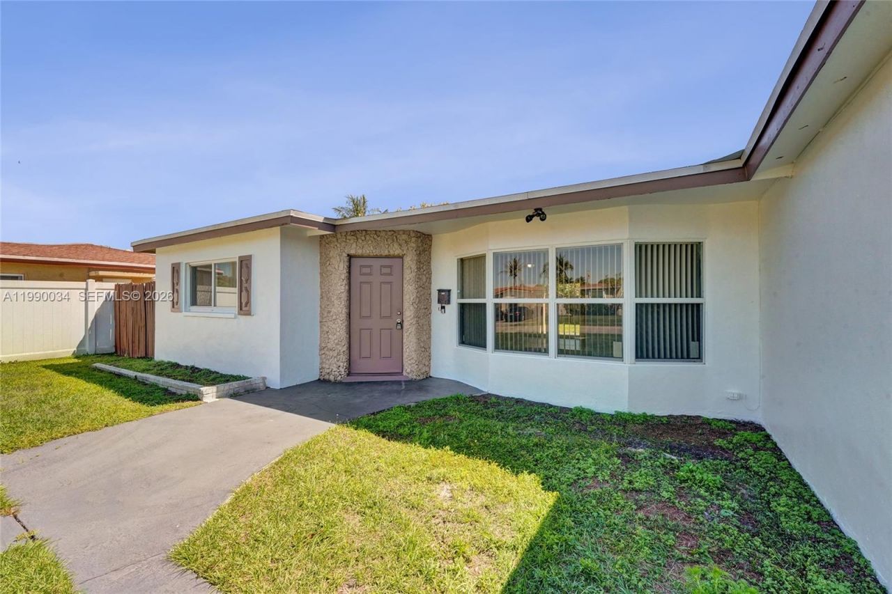 4460 NW 43rd St, Lauderdale Lakes, FL 33319 Photo