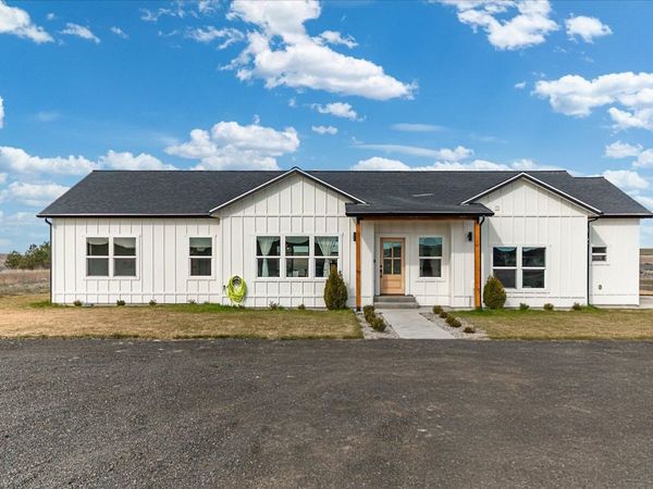 25741 Westfield Ln, Davenport, WA 99122