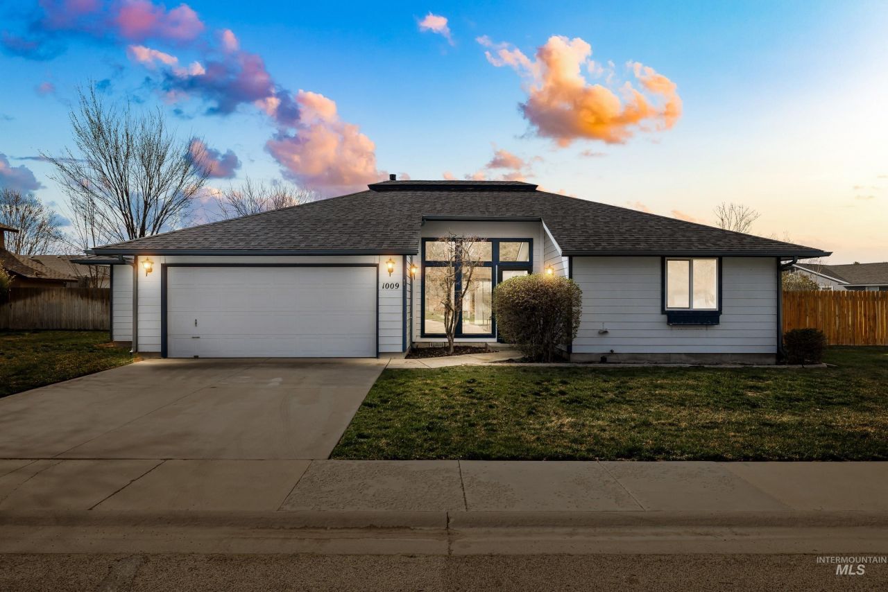 1009 W Crest Wood Cir, Meridian, ID 83642 Main Photo