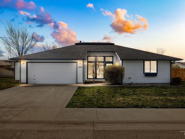 1009 W Crest Wood Cir, Meridian, ID 83642