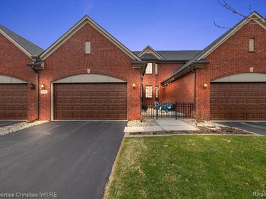 9834 Nature Valley Drive, Brighton Twp, MI 48114