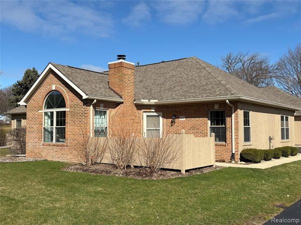 607 Perry Creek Drive, Grand Blanc, MI 48439