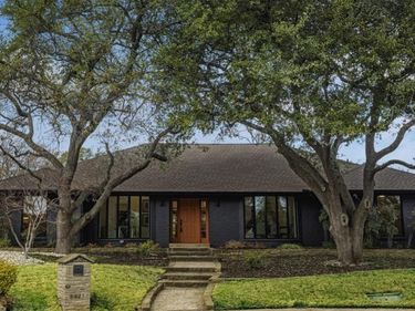 8825 Vista Oaks Circle, Dallas, TX 75243