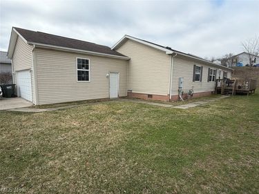 8909 Falcon Drive, Streetsboro, OH 44241