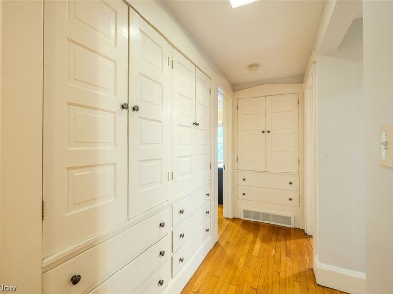 2472 Overlook Road, Cleveland Heights, OH 44106 Photo 11