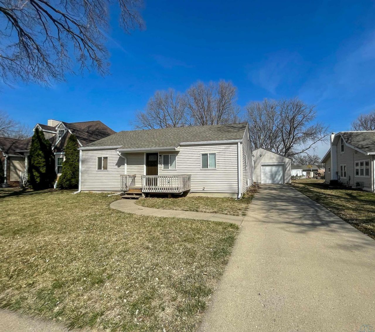 705 E 11, South Sioux City, NE 68776 Main Photo