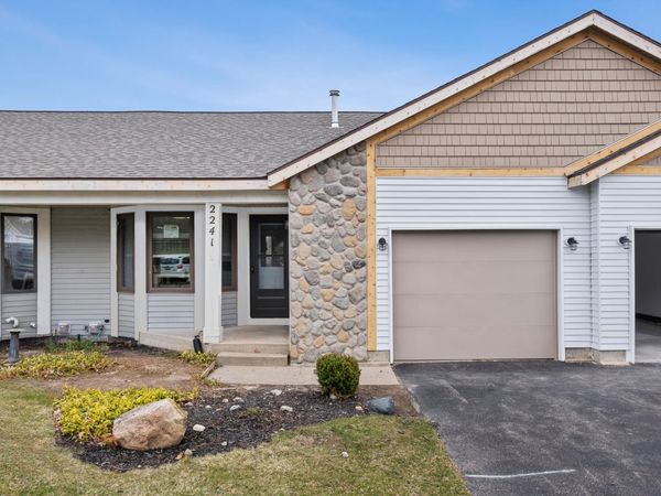 2241 Southgate Drive SE, Unit #82, Grand Rapids, MI 49508