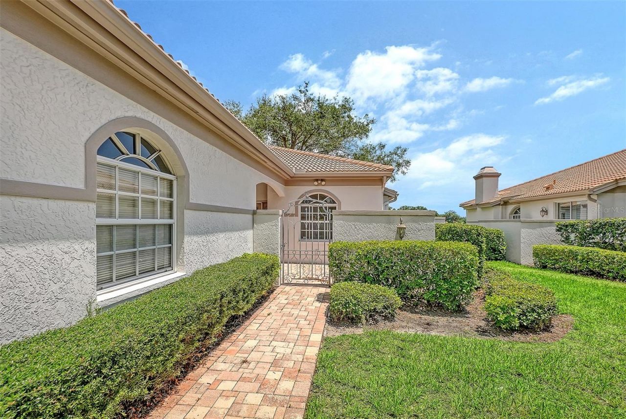 3864 Chatsworth Greene Court, Unit 10, Sarasota, FL 34235 Photo