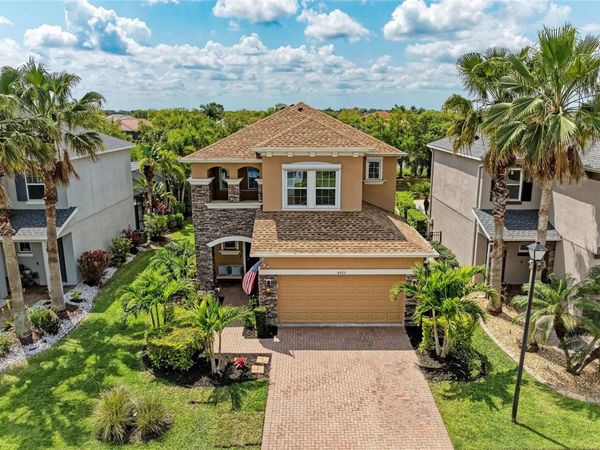 8425 NANDINA DRIVE, SARASOTA, FL 34240