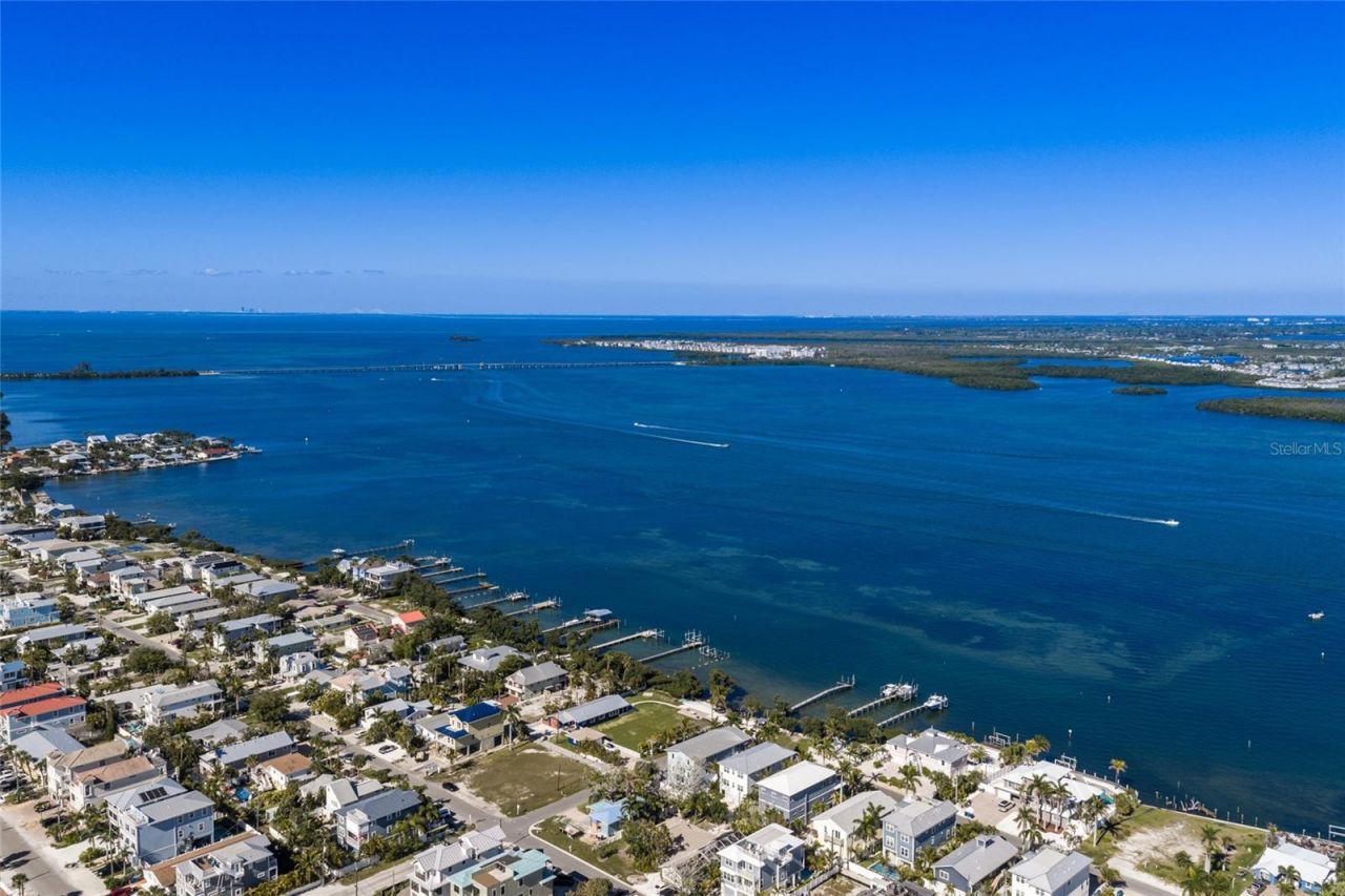 300 23rd Street N, Bradenton Beach, FL 34217 Photo