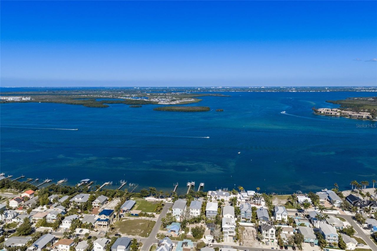 300 23rd Street N, Bradenton Beach, FL 34217 Photo