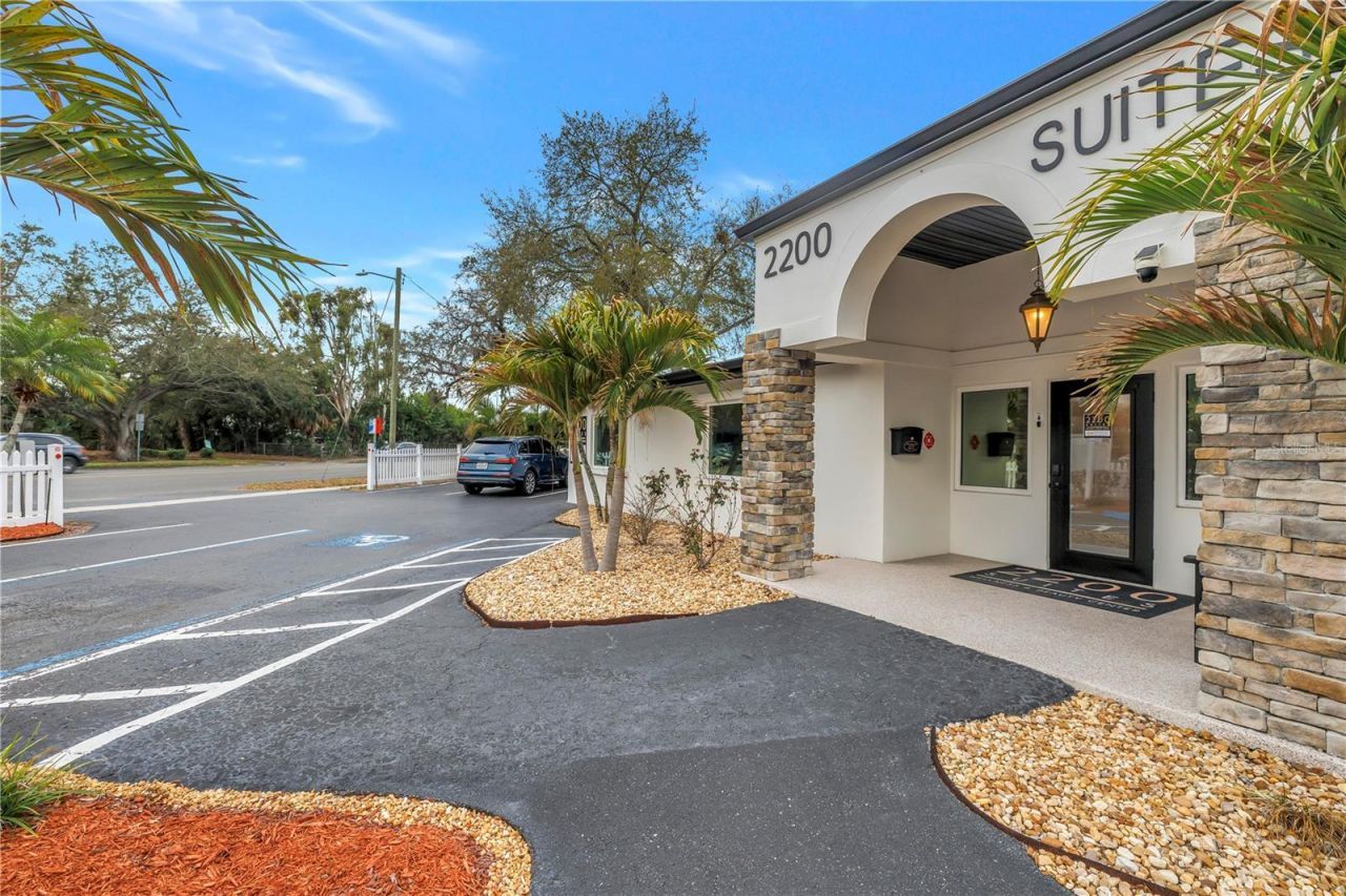 2200 49th Street N, Saint Petersburg, FL 33710 Photo