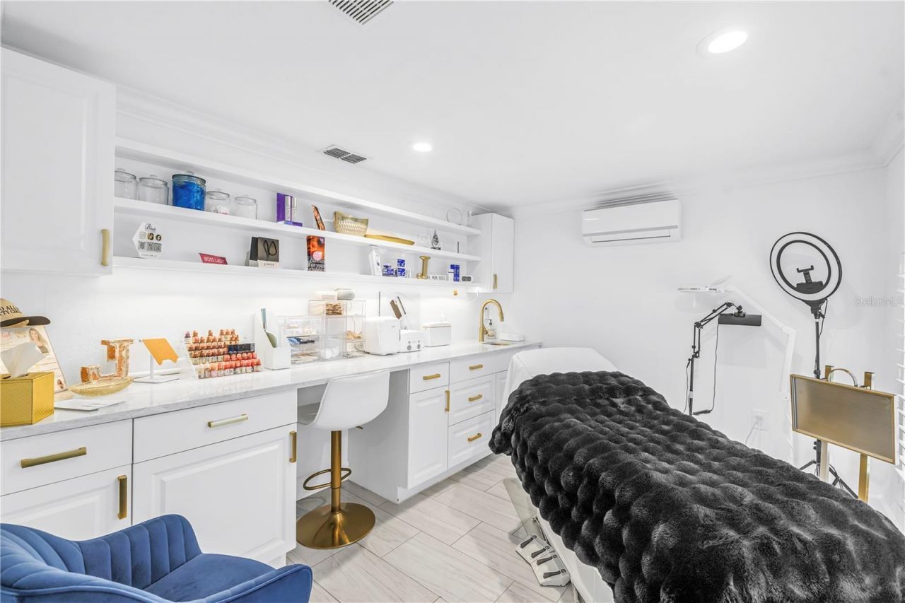 2200 49th Street N, Saint Petersburg, FL 33710 Photo