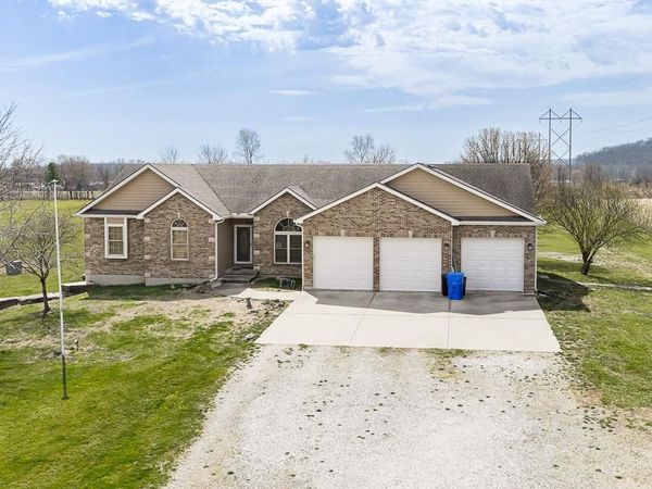 20831 Brandt Road, Tonganoxie, KS 66086