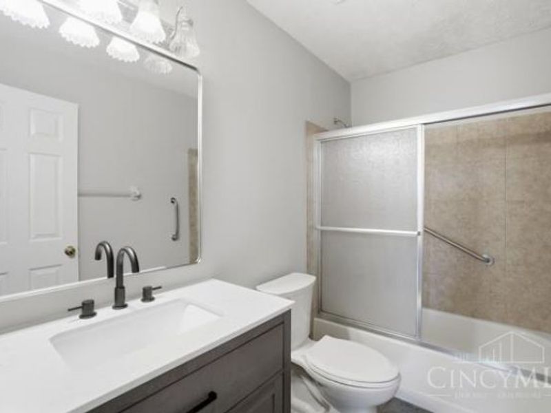 9891 McCauly Woods Drive, West Chester, OH 45241 Photo 41