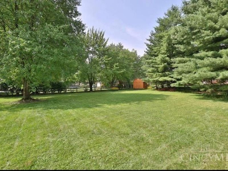 9891 McCauly Woods Drive, West Chester, OH 45241 Photo 5