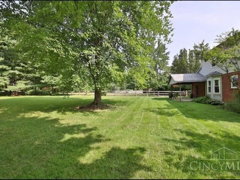 9891 McCauly Woods Drive, West Chester, OH 45241 Photo 6