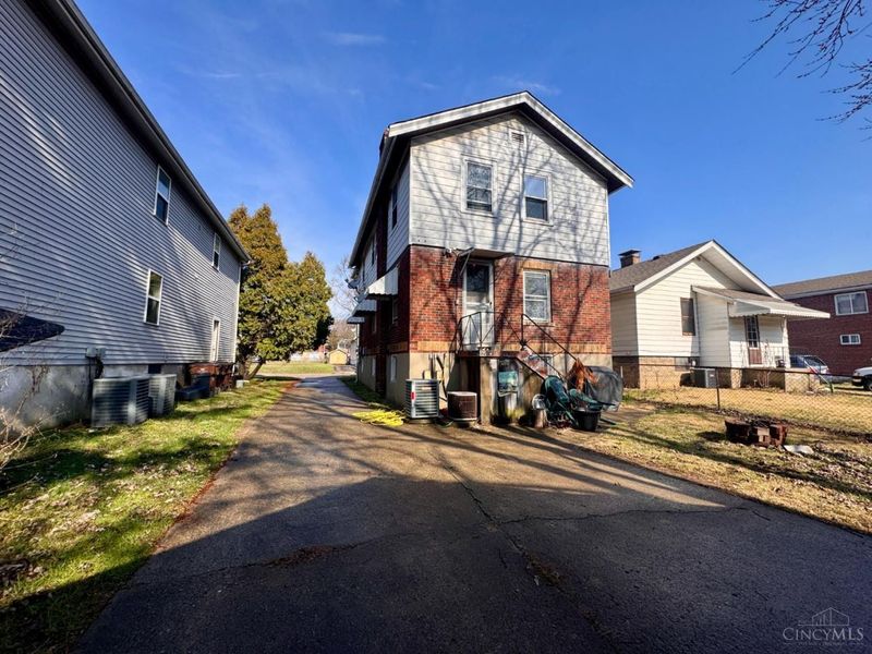 645 Blanche Ave., Arlington Heights, OH 45215 Photo 5