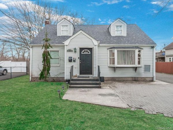 53 River Avenue, Patchogue, NY 11772