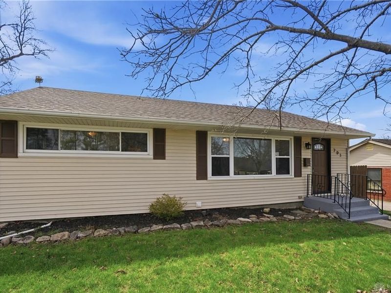 701 Southline Drive, Lebanon, OH 45036 Photo 2