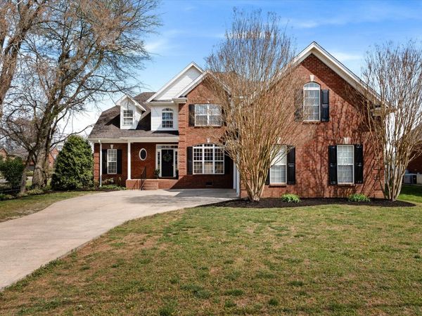 2003 Woodcliff Dr, Smyrna, TN 37167