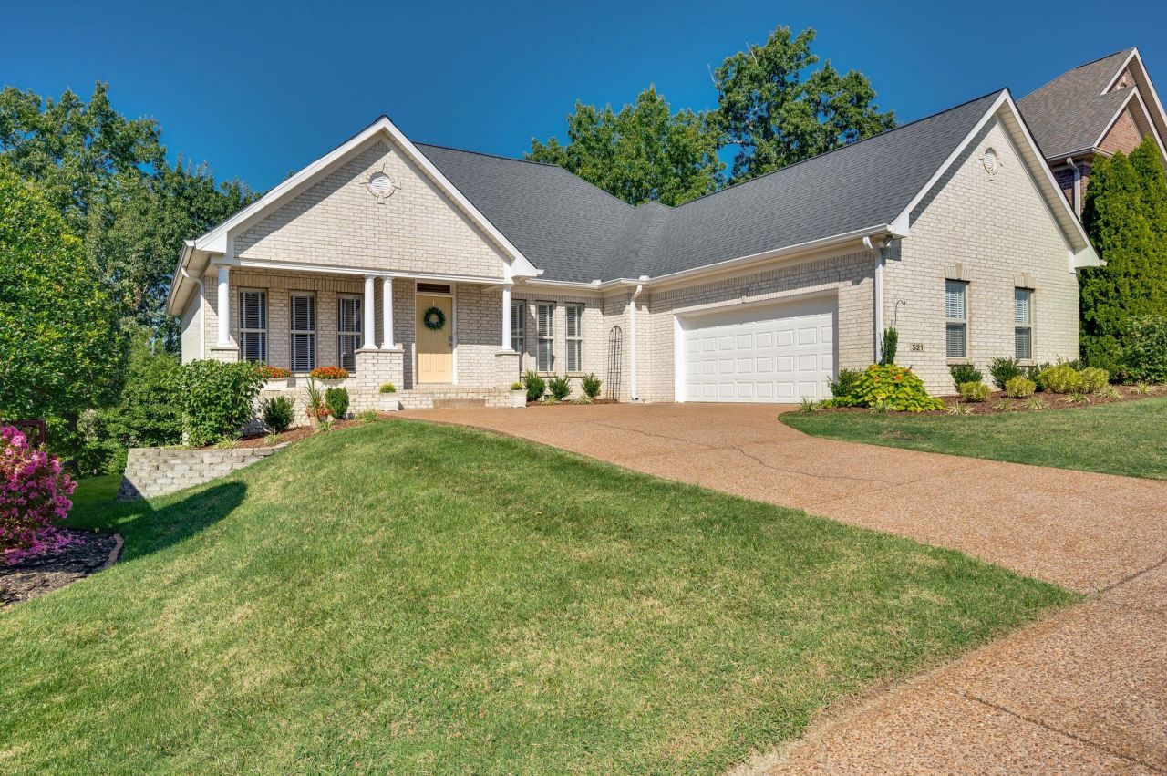 521 Summit Oaks Ct, Nashville, TN 37221 Main Photo