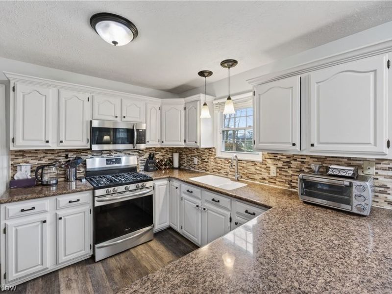 30 Chelmsford Drive, Aurora, OH 44202 Photo 10