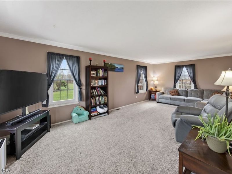 30 Chelmsford Drive, Aurora, OH 44202 Photo 3