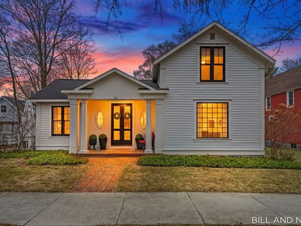 24 Chestnut Street, Douglas, MI 49406