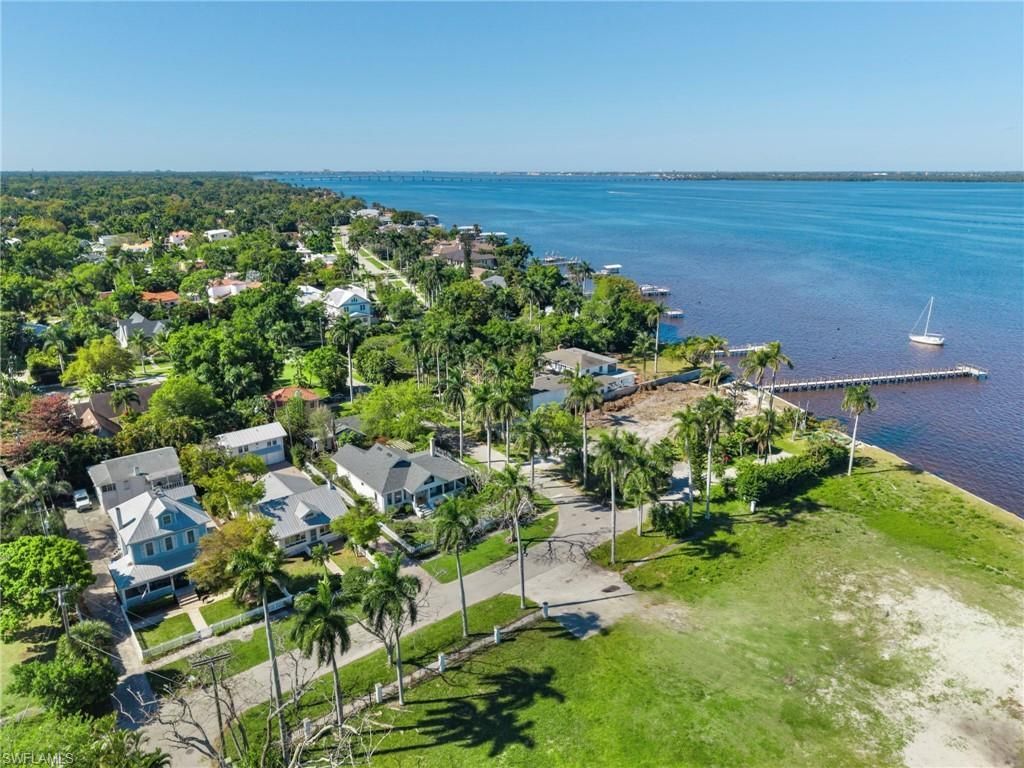 1310 Poinciana Ave, Fort Myers, FL 33901 Photo