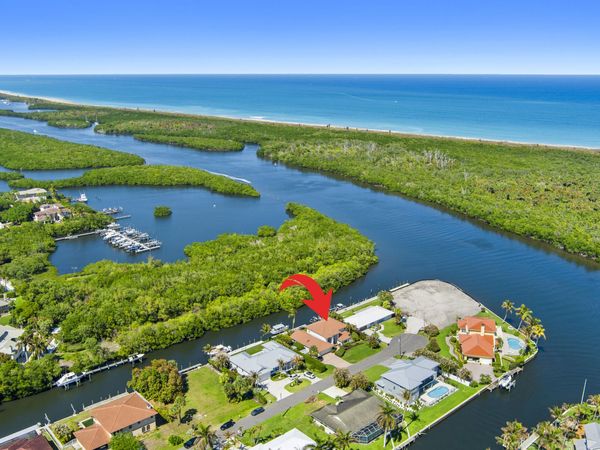 8565 SE Palm Street SE, Hobe Sound, FL 33455