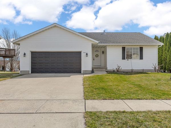 755 Alexis Lane, Marion, IA 52302
