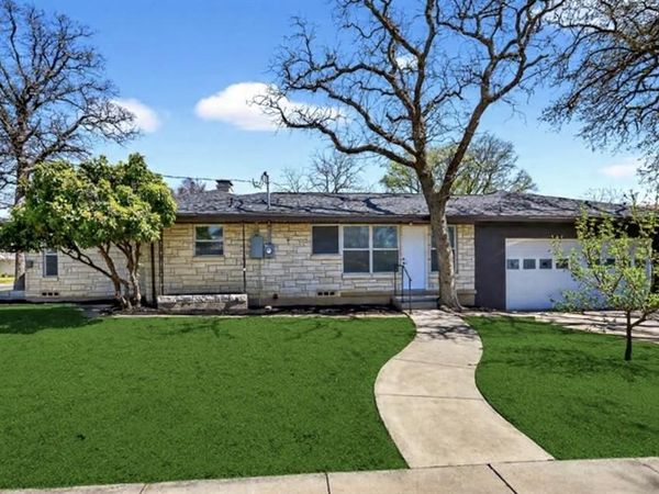 1170 W Frey Street , Stephenville, TX 76401