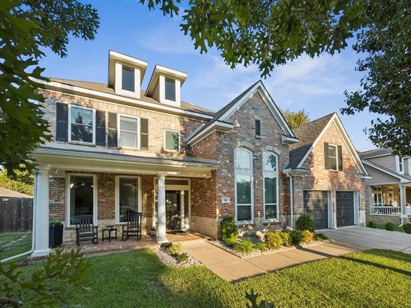 900 Water Oak Drive, Grapevine, TX 76051