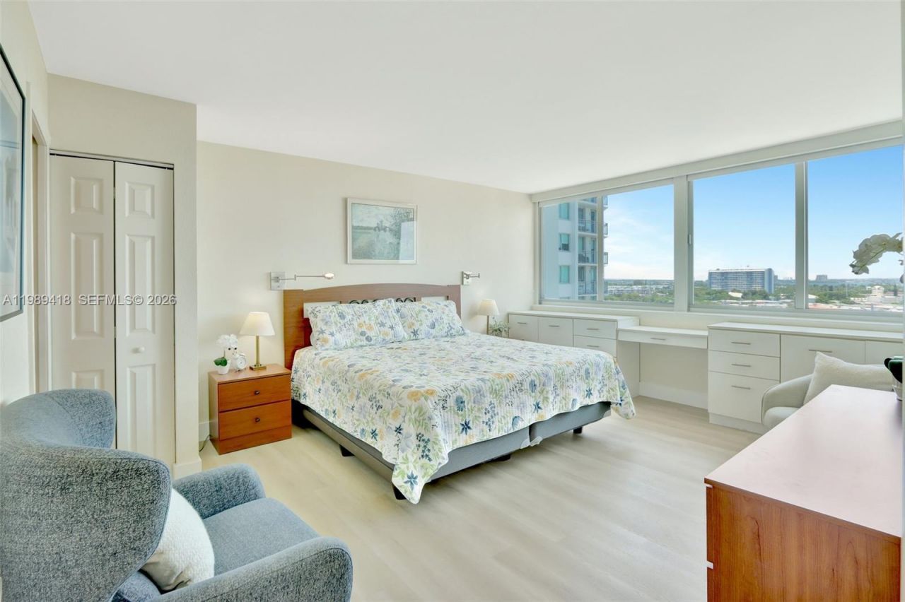 7135 Collins Ave, Unit 1105, Miami Beach, FL 33141 Photo