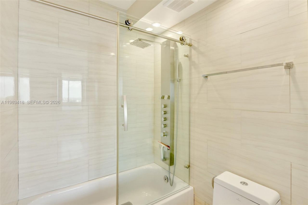 7135 Collins Ave, Unit 1105, Miami Beach, FL 33141 Photo